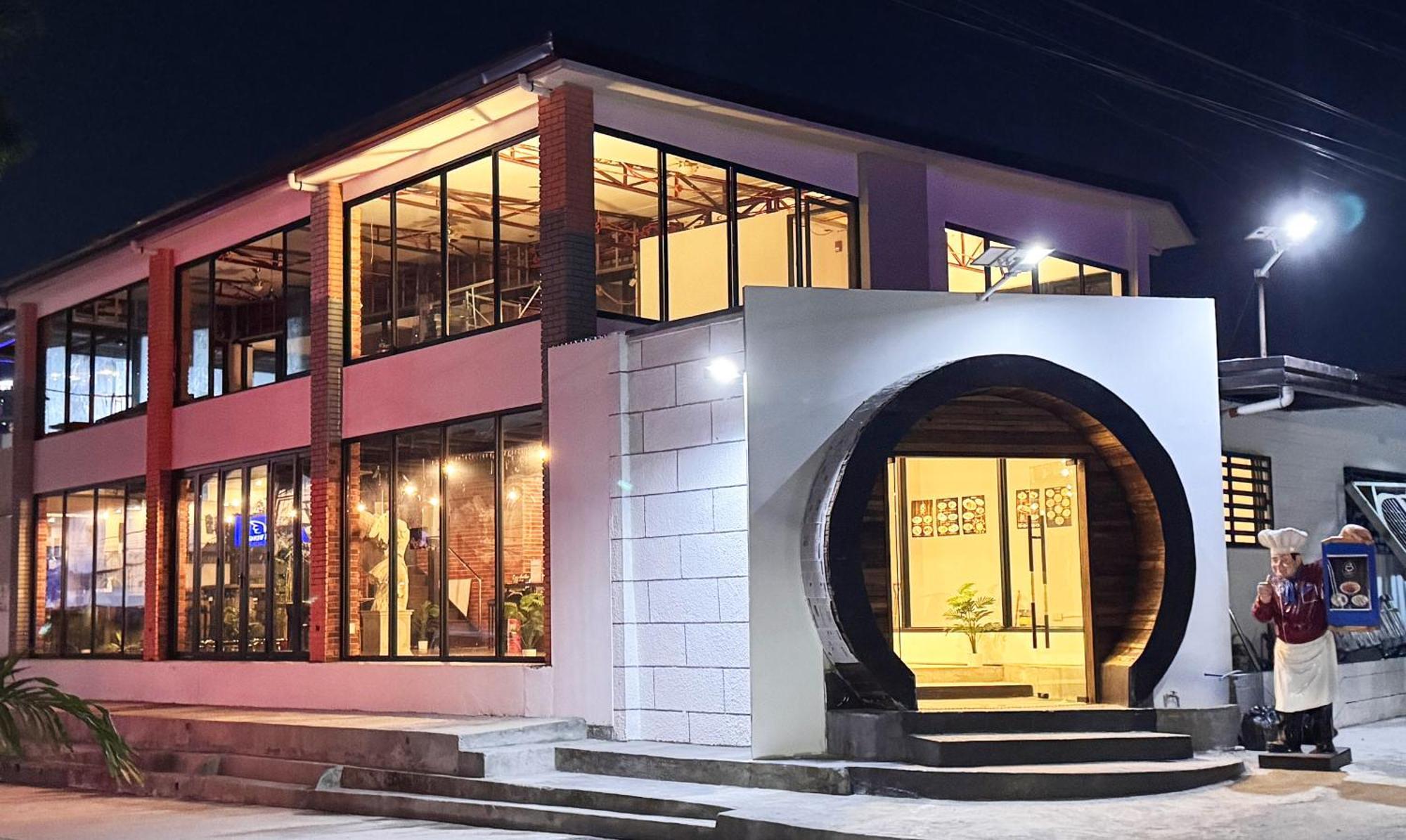 Bavarian Guest House Angeles Exterior photo